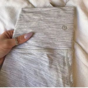 Womens Size 4 Lululemon White Wunder Under Legging